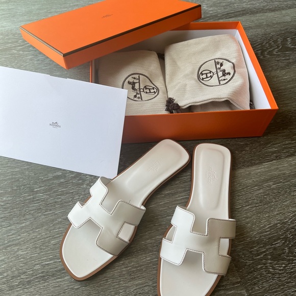 Hermes White Slide Sandals 38.5 - Picture 15 of 15